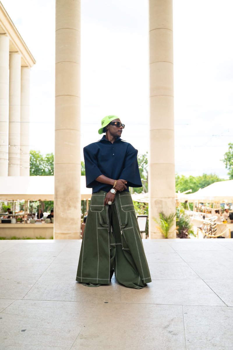 StyleAfrique's tweet image. L.A.X (@izzlax) Serves High Fashion Looks Across Paris Fashion Week Shows 

#styleafrique #fashionblogger #LAX #ParisFashionWeek 

styleafrique.com/2025/07/02/l-a…
