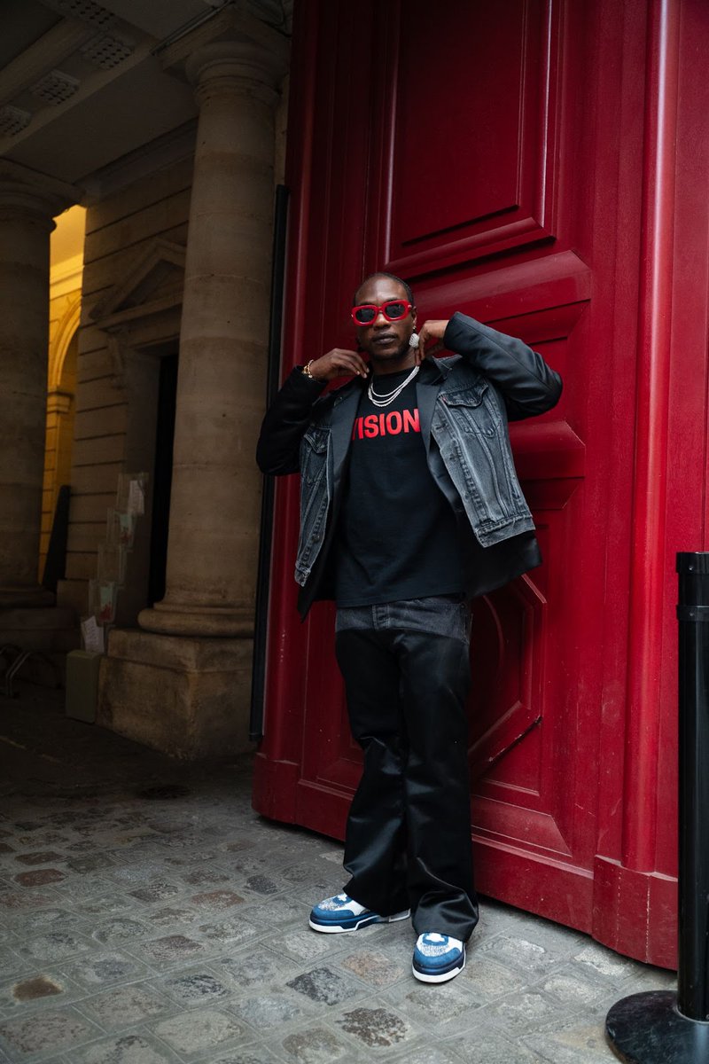 StyleAfrique's tweet image. L.A.X (@izzlax) Serves High Fashion Looks Across Paris Fashion Week Shows 

#styleafrique #fashionblogger #LAX #ParisFashionWeek 

styleafrique.com/2025/07/02/l-a…