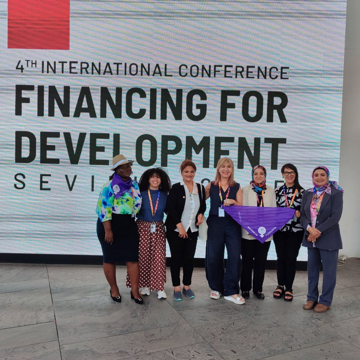 💜 Equipo de Haurralde junto a lideresas en el #FfD4, defendiendo una #cooperaciónfeminista que transforma. / Haurraldeko taldea liderekin batera #FfD4-n, #lankidetzafeminista eraldatzailea defendatzen.

#LobbyFeminista #JustiziaGlobala #JusticiaGlobal #HaurraldeFundazioa
