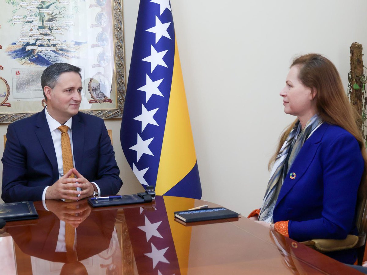 MacdonaldIngrid's tweet image. Thank you Dr. Denis Bećirović, Member of the Presidency of Bosnia and Herzegovina, for a productive exchange.
As I start my farewell meetings as the UN Resident Coordinator in #BiH, I appreciate the opportunity to reflect on the strong partnership between 🇧🇦 and the 🇺🇳.
#SDGs