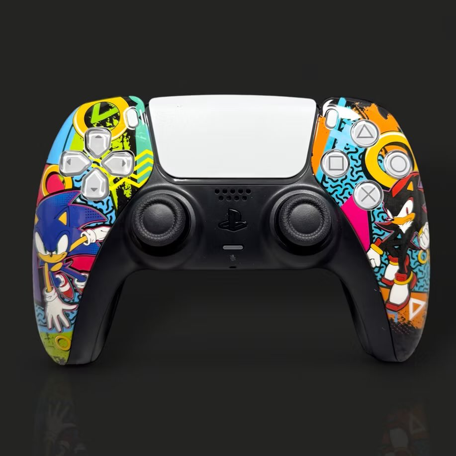 SnazzySonic's tweet image. Correct me if I’m wrong but aren’t these the ONLY Sonic PS5 controllers in existence? And there’s 2 with only 1 that actually has Sonic on it?
Meanwhile there’s been plenty of Sonic Switch and Xbox controllers… remember the fuzzy Sonic 2 controllers?