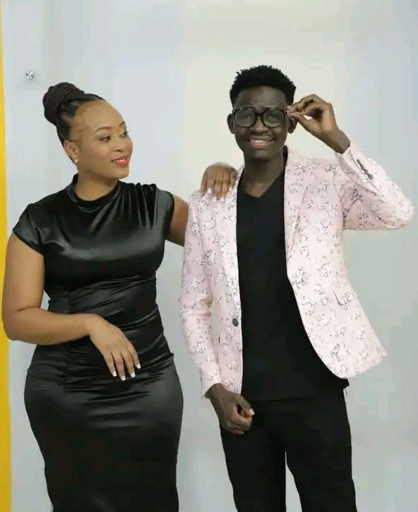#MkamburiNaTrickyMilele 
<a href="/McaTricky/">Mca Tricky</a> <a href="/Milele_FM/">Milele FM</a> 
<a href="/Carrie_Mkamburi/">Mkamburi</a> Twende Nalooo 🔥