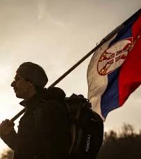 Naš Nikola je uhapšen.
Ovaj mladi čovek je prepešačio Srbiju!
Njegove rane na stopalima nikada neću zaboraviti!

Svi na ulice!