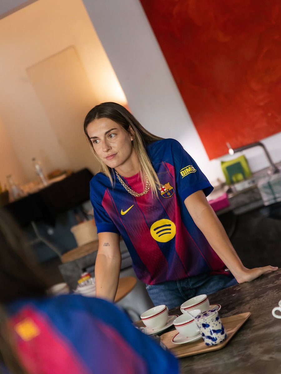 Barcelona's new home kit is here 🔵🔴
