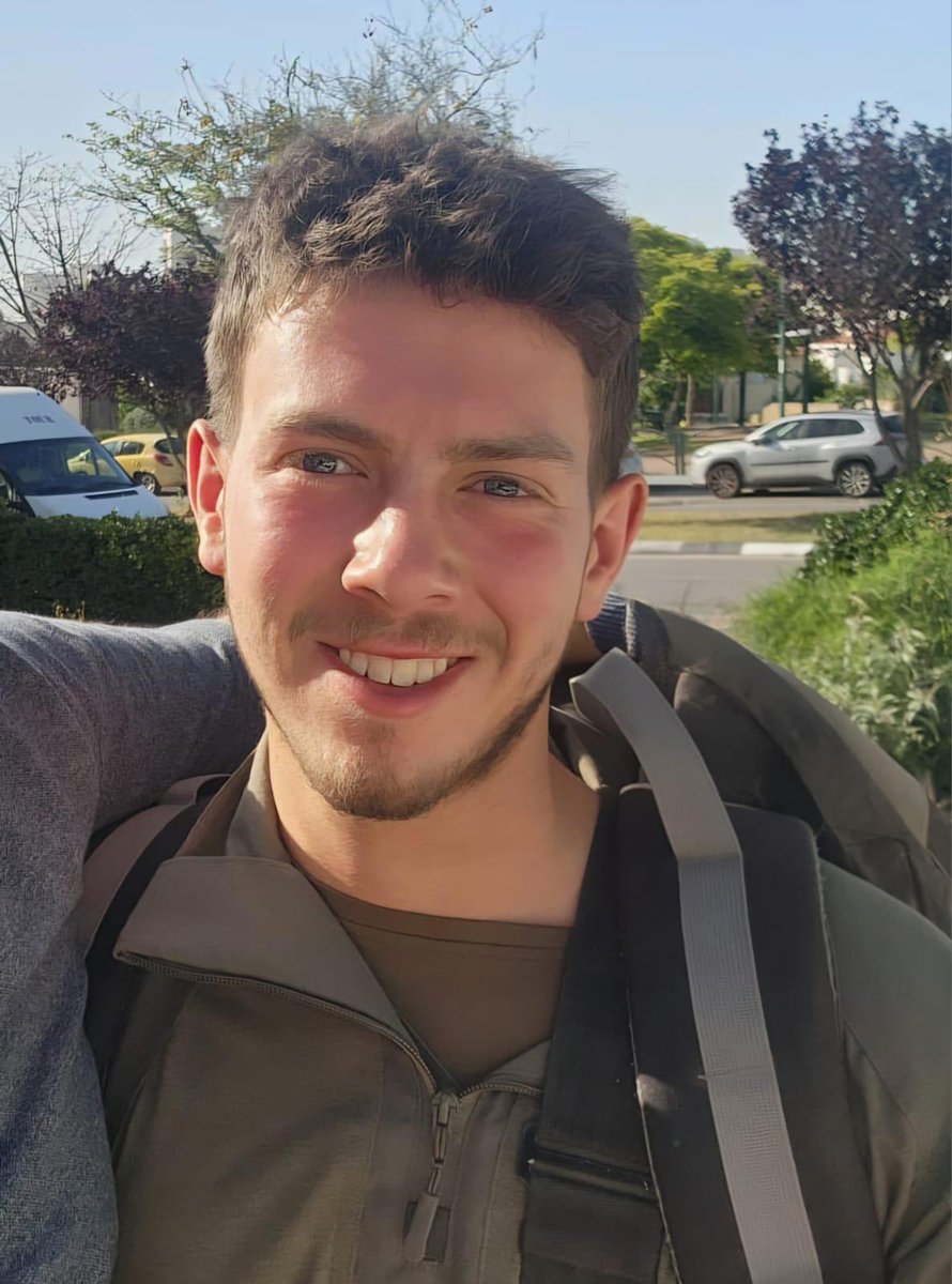 JanaBeris1's tweet photo. Una de las más claras pruebas de que lo que hay en Gaza es una guerra contra terroristas, es el hecho que siguen cayendo soldados de las Fuerzas de Defensa de Israel, que arriesgan sus vidas para tratar de destruir a Hamas y encontrar a los secuestrados. 
Acaba de confirmarse que otro soldado cayó en combates en la parte norte de Gaza.
Yaniv  Michalovitch , de 19 años, de la ciudad de Rejovot. Otros dos soldados resultaron gravemente heridos.
Bendita sea la memoria de Yaniv.
En junio fueron 20 los caídos.