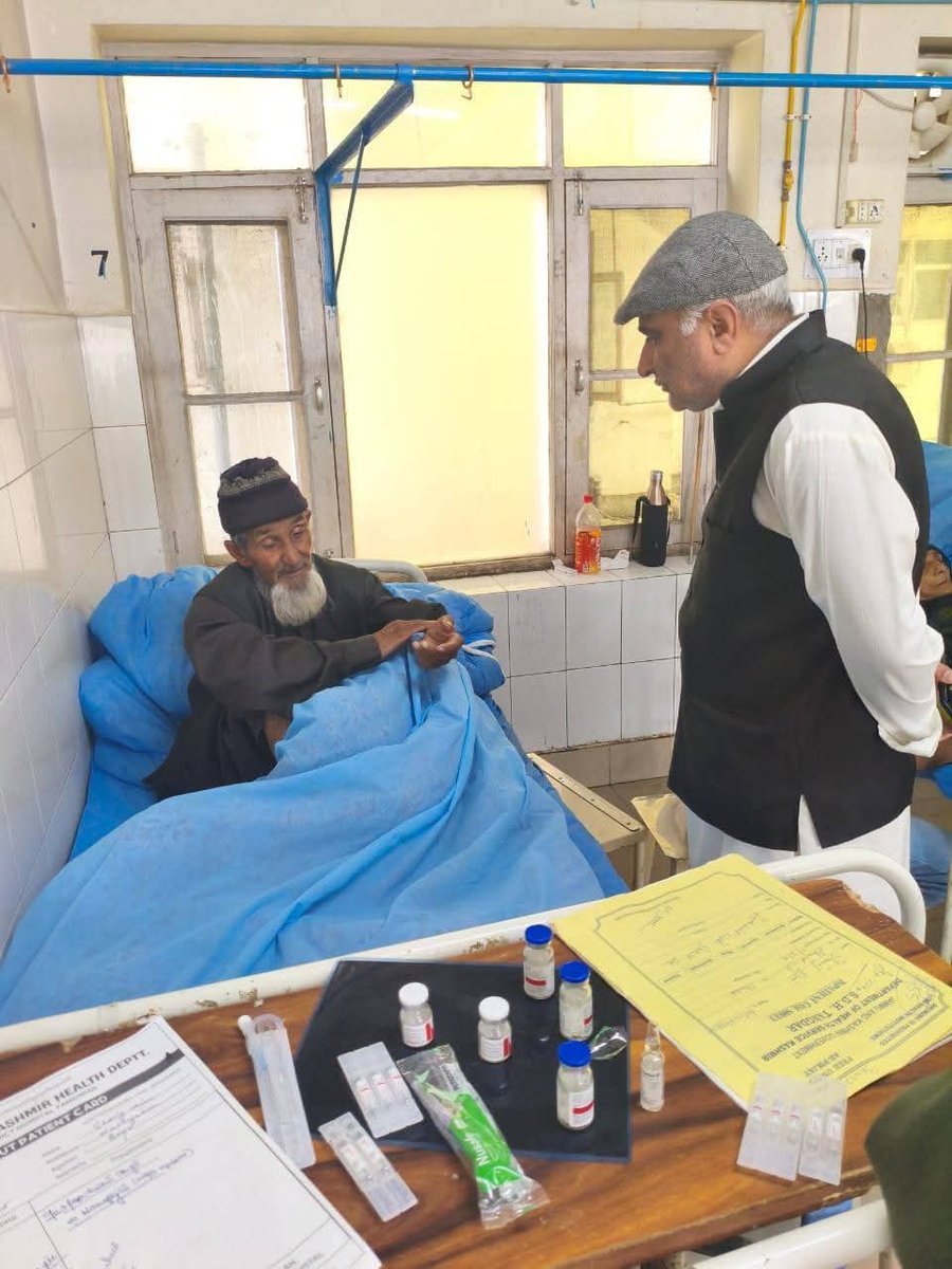 Waseembaba123's tweet image. Mr. Mohd Idrees Karnahi, senior BJP leader and contested candidate, visited SDH Tangdar Karnah.
@BJP4India
@BJP4Delhi
@BJP4JnK