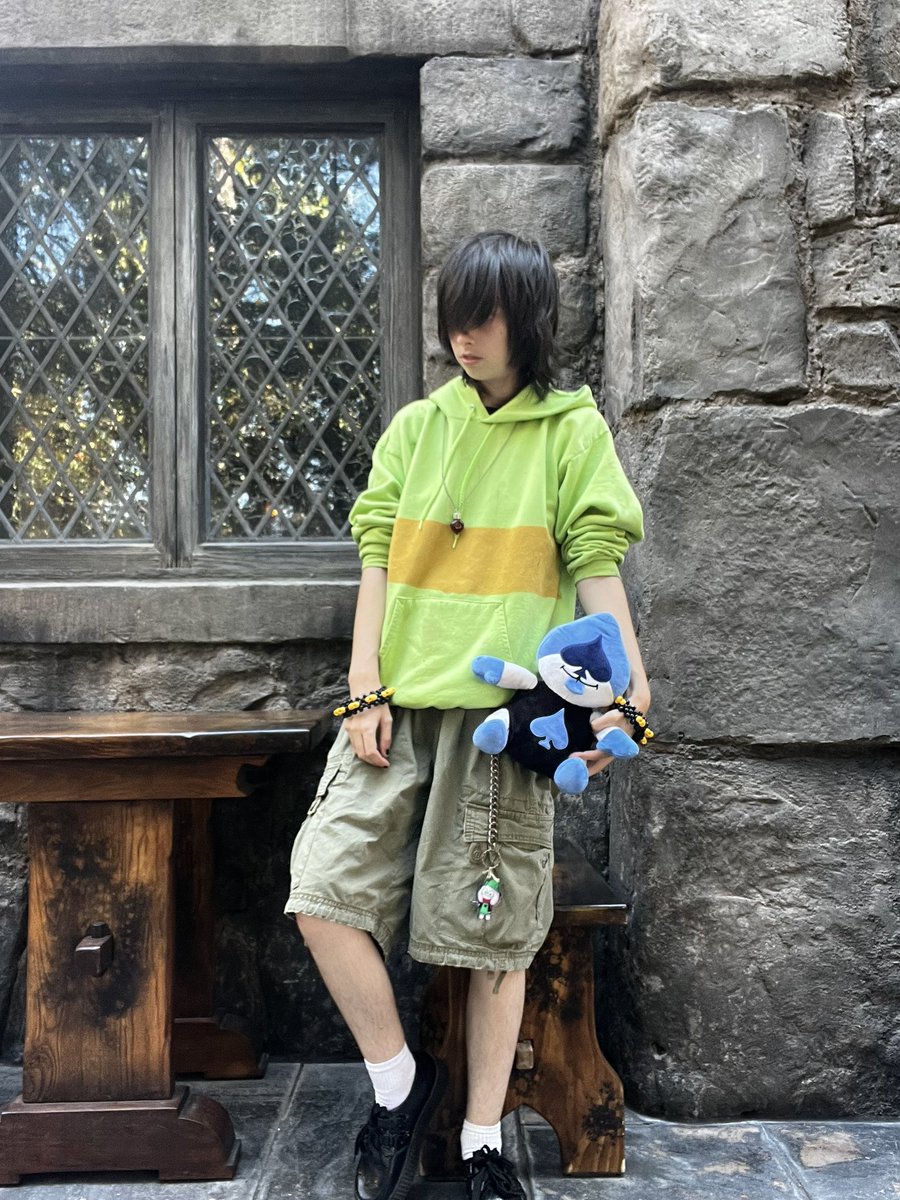 cosmos_cosplay's tweet photo. Hello people from X from that one video welcome! I mostly post on TikTok @/cosmoscosplays but I am sometimes here!!! I’m so glad you enjoyed Lancer’s little Universal Adventures ♠️💙 https://t.co/LiD1febGtQ