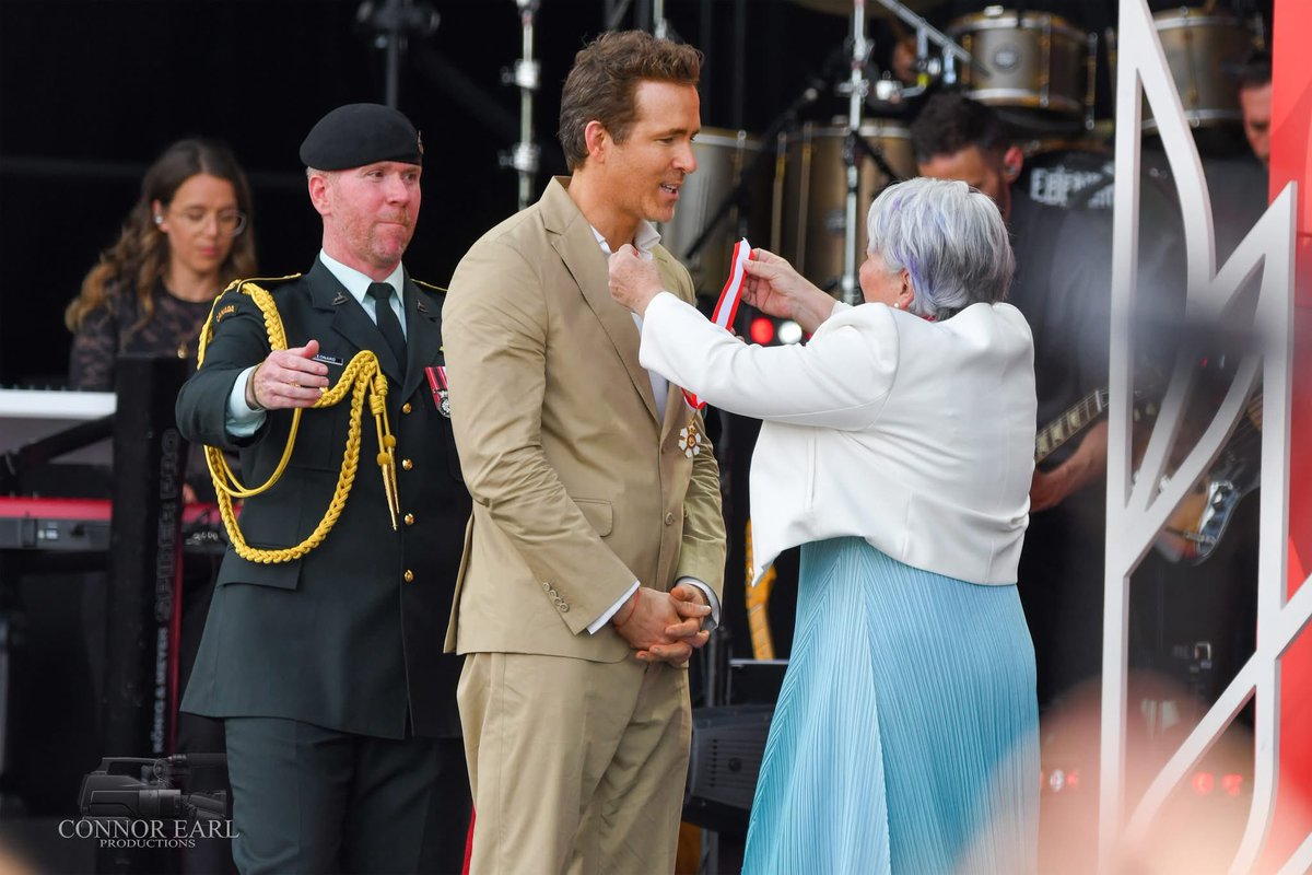 CONN981's tweet photo. Canadian actor Ryan Reynolds was invested into the Order of Canada yesterday at the ceremony in Ottawa as part of the Canada Day celebrations! @VancityReynolds https://t.co/1elMzbtGsY