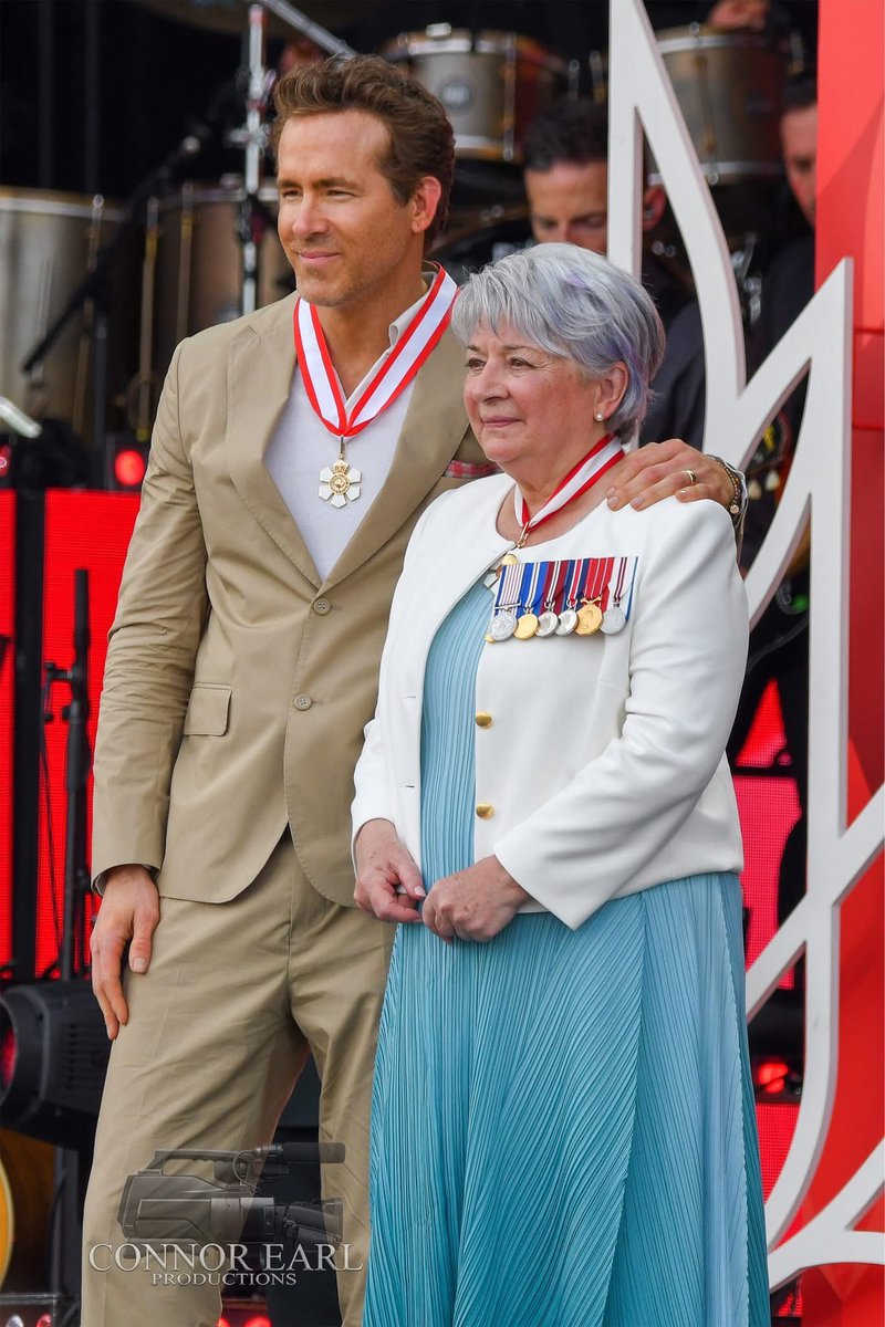 Canadian actor Ryan Reynolds was invested into the Order of Canada yesterday at the ceremony in Ottawa as part of the Canada Day celebrations! <a href="/VancityReynolds/">Ryan Reynolds</a>