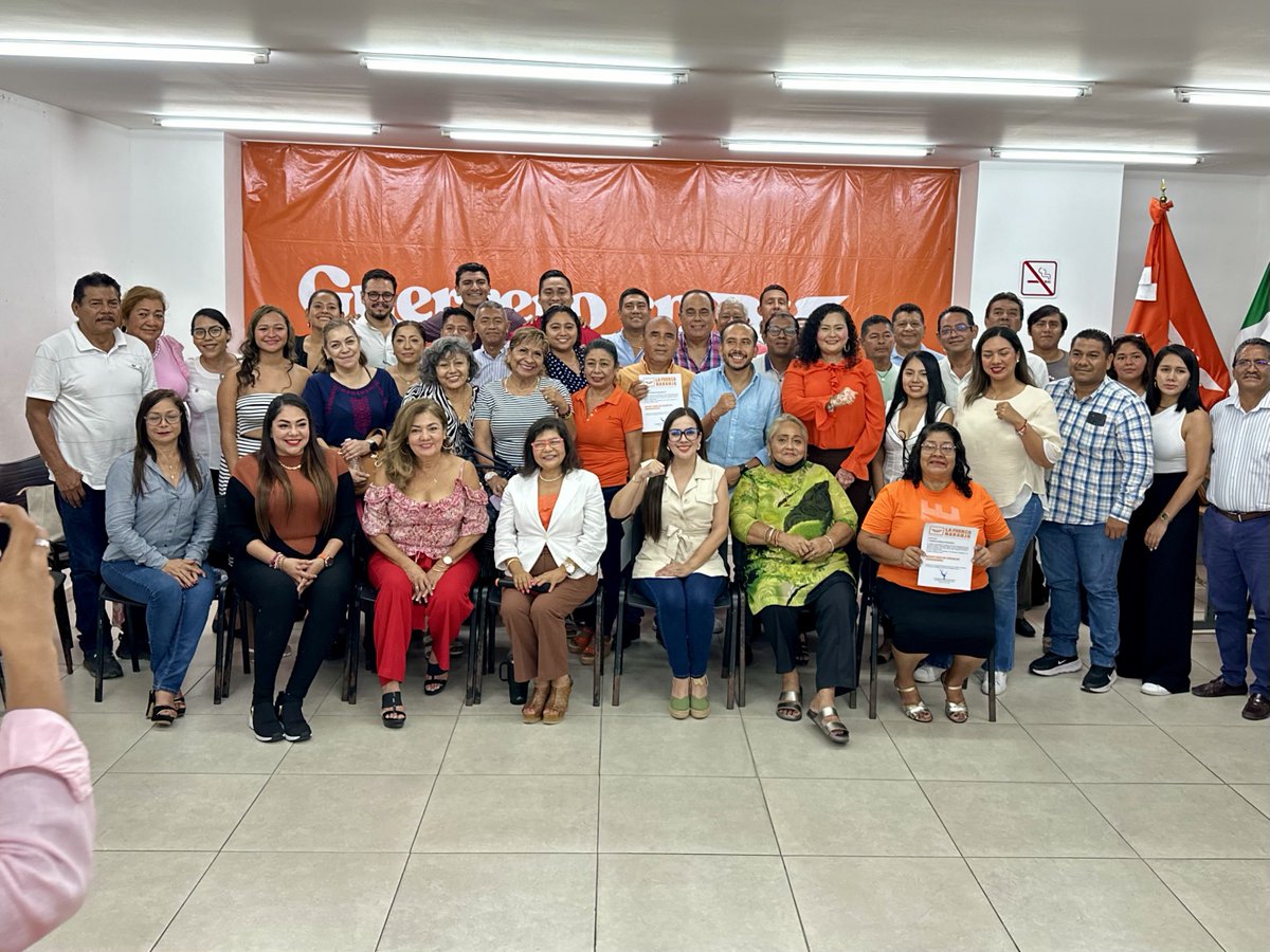 Estamos en un partido que promueve la participación ciudadana y que busca abanderar sus causas. Por eso en la sesión de la Comisión Operativa Municipal de #Acapulco, me dio gusto que se entregaron nombramientos a mujeres y hombres ciudadanos, que se suman a Movimiento Ciudadano