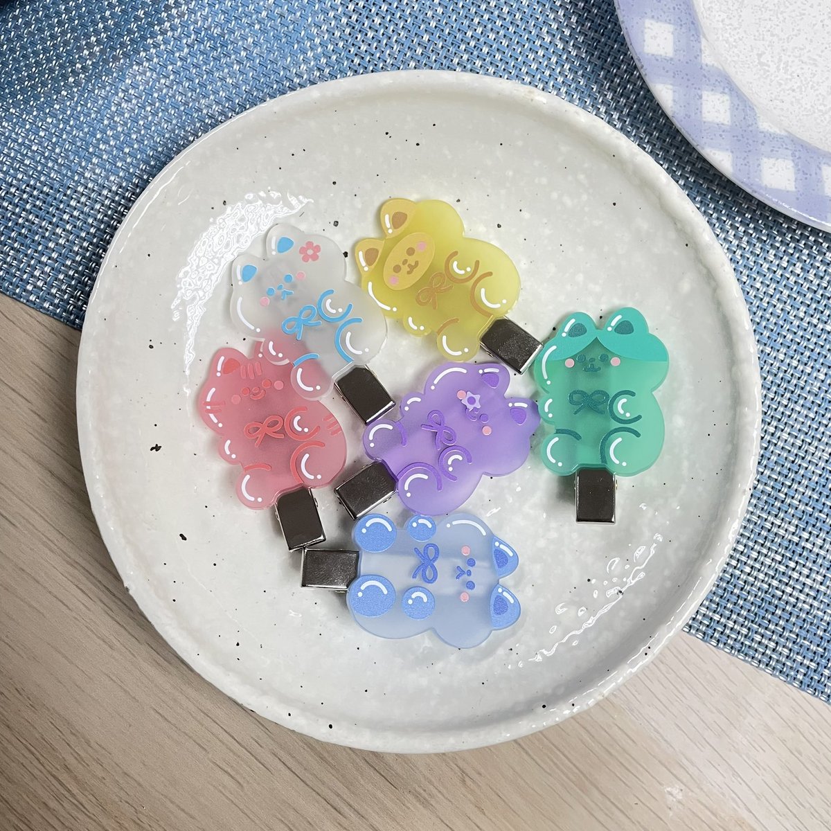 puddingnomm's tweet image. ลงของใหม่จากงาน #IFEXPO25 แล้วค่ะ!
ลืมบอกน้องกิ๊บกัมมี่ จะมีของแถมเล็กๆไปด้วยค่ะสำหรับคนพรี และหลายคนไม่ทันก่อนงานเลยขยายเวลาพรีถึง 5 ก.ค.ค่ะ💗
หลังจากนั้นจะเป็นพร้อมส่งปกติจ้า!
คล้ายๆกันแค่ไม่มีของแถมรอบพรีเฉยๆค่ะ💗