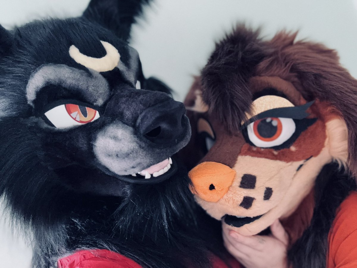 We finally made it official 🫣💕<a href="/FuzzballPippin/">Pippin 🔜 usual silliness</a> 
Most of my friends saw it coming hehe~