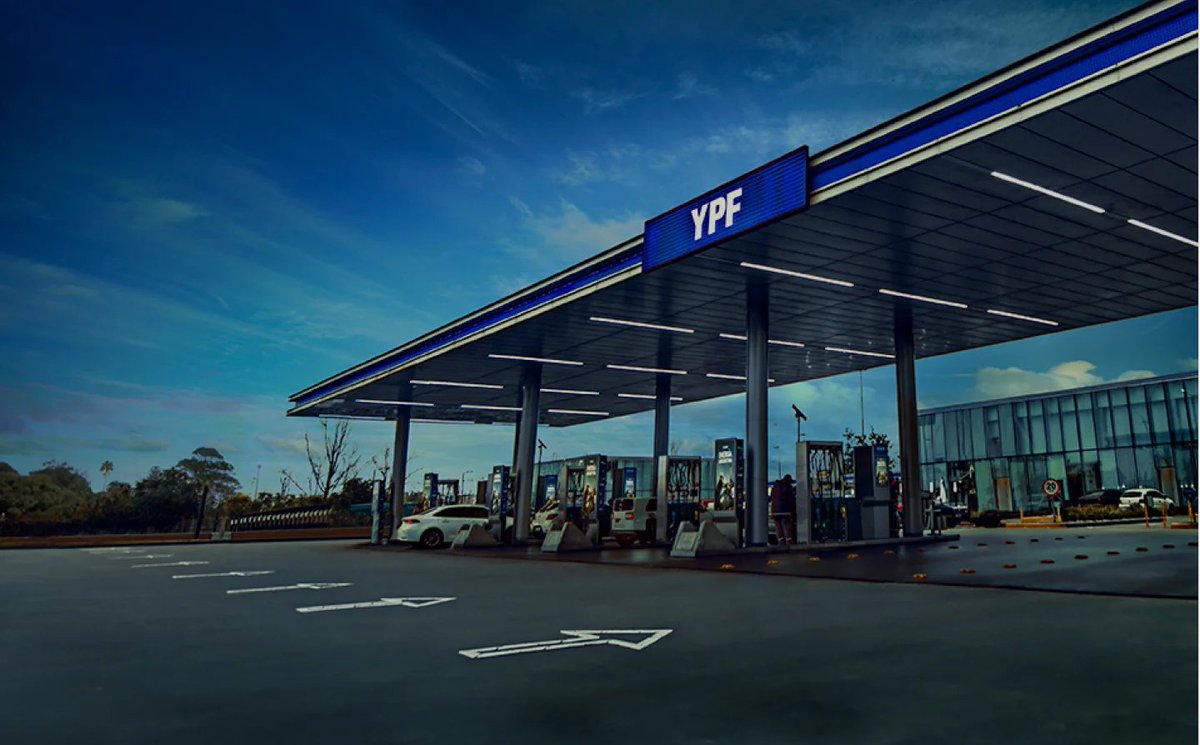 #YPF | "Es un fallo que atenta contra la soberanía energética nacional"

🎙️<a href="/nicomalinovsky/">Nicolás Malinovsky</a>, director del <a href="/oecyt_arg/">Observatorio de Energía, Ciencia y Tecnología</a>, analizó en CRUCE los antecedentes y consecuencias del fallo de la Justicia de EE.UU. que ordena a la Argentina entregar el 51% de YPF a un fondo buitre.