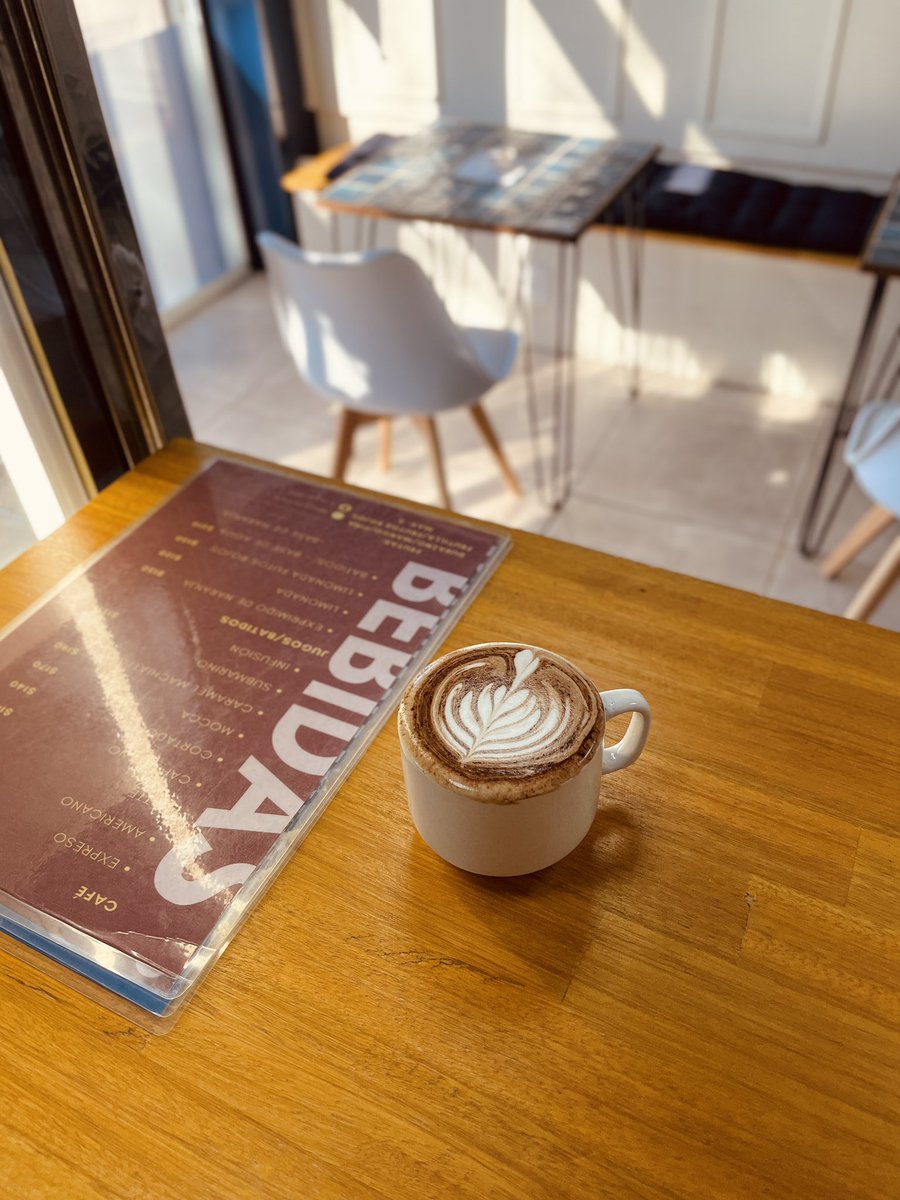 Octtvi18's tweet photo. Reina, tranquila. Tus cafés parecen castigos, no inspiración.
Yo no copio fracasos, los supero.
Mirá esta maravilla https://t.co/tt7TVr6rlz