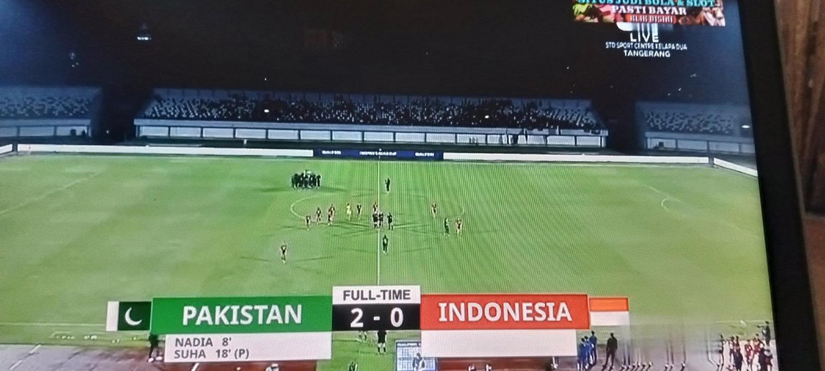FT: Pakistan 🇵🇰 2-0 Indonesia 🇮🇩

We won 🎆

#PakistanFootball