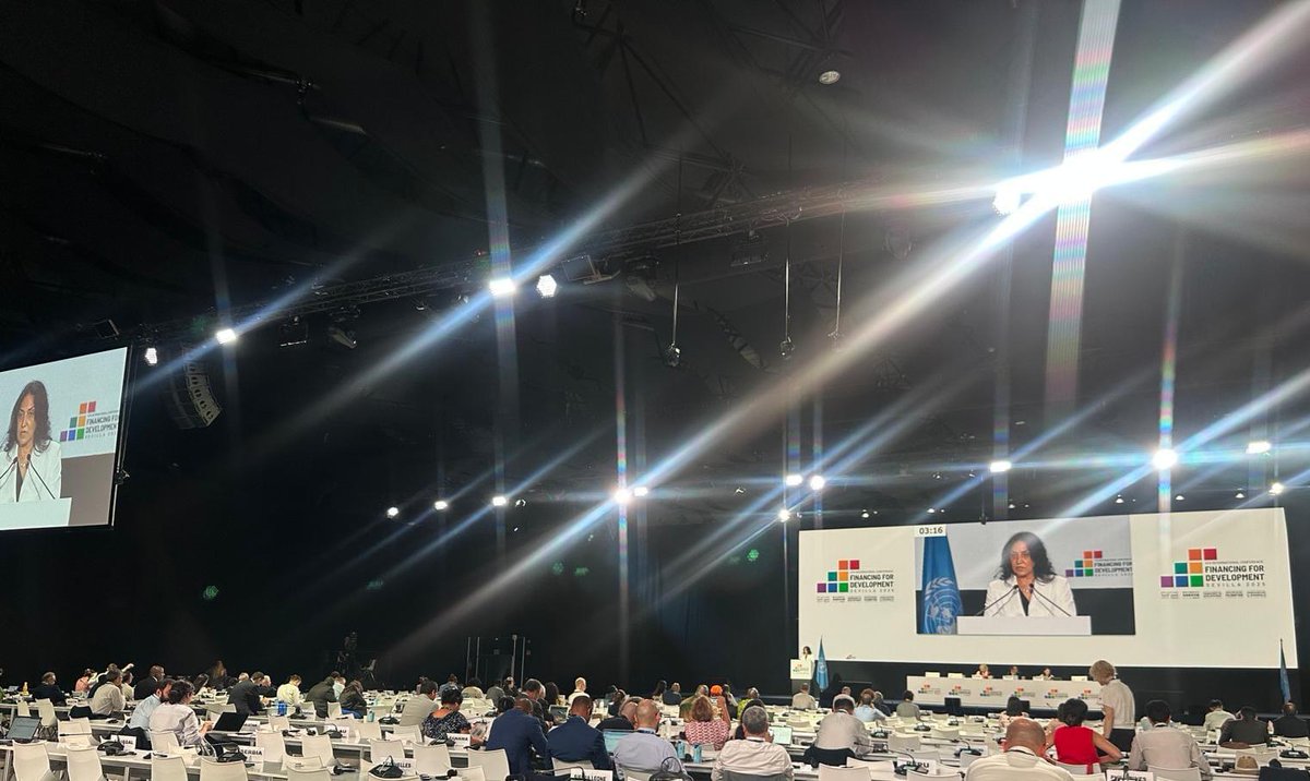 IV. Uluslararası Kalkınmanın Finansmanı Konferansı’nda (#FfD4) ülkemizi temsil ettik. 🇹🇷🇺🇳

Ulusal beyanımızda küresel finansal mimarideki reform ihtiyacına dikkat çektik; ülkemizin uluslararası sürdürülebilir kalkınma çabalarına verdiği güçlü desteği yineledik.

Ayrıca,