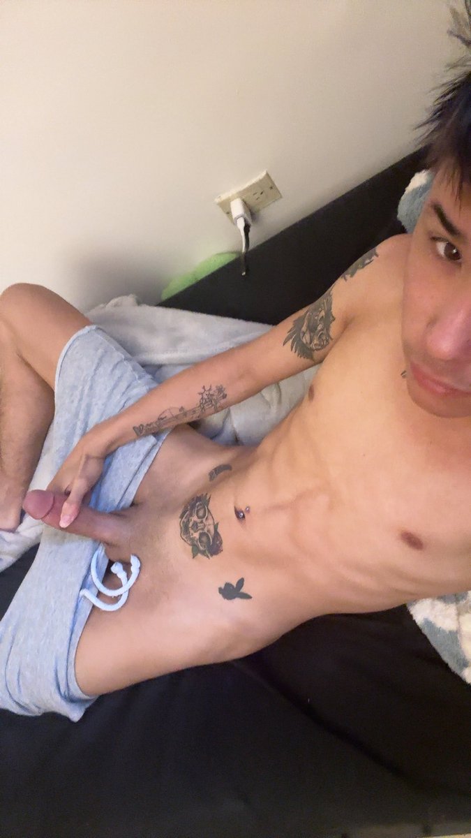 Morning wood ~~ 🥴🥴