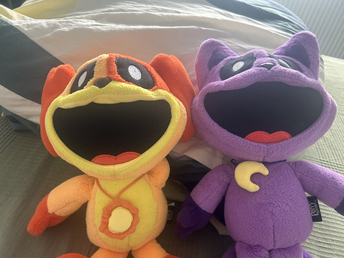 NappyPoppyFan's tweet image. ๐Pin tweet
Hi guys! ๐๐
My name is Nappy!
I love Ppt but mainly Smiling Critters!
I am a CatNap fan and a merch collector guy!
And I am in other fandoms too!
I do not tolerate toxic people around here. I like making clay sculptures, drawing and much more!
๐งต(1/2)