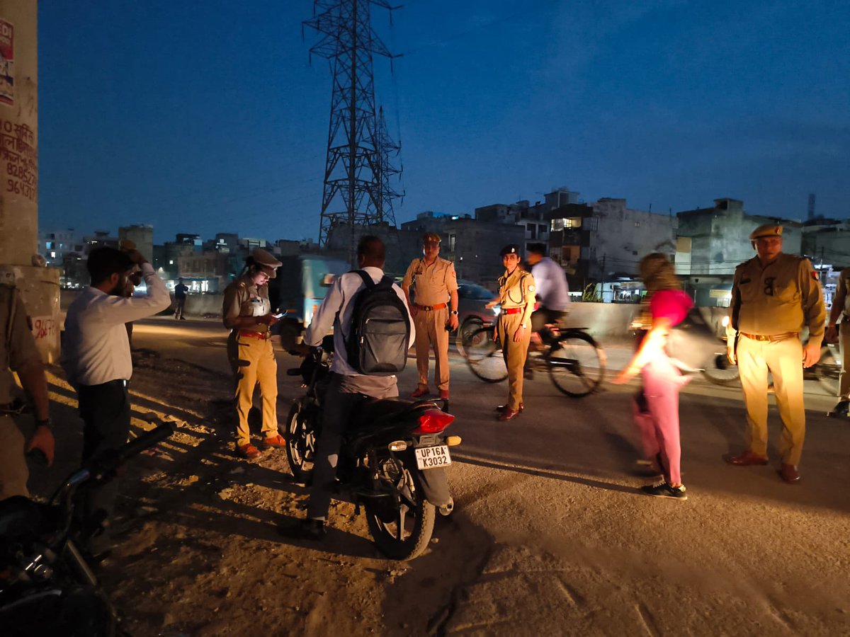 SHO Phase 2 Central Noida tweet media