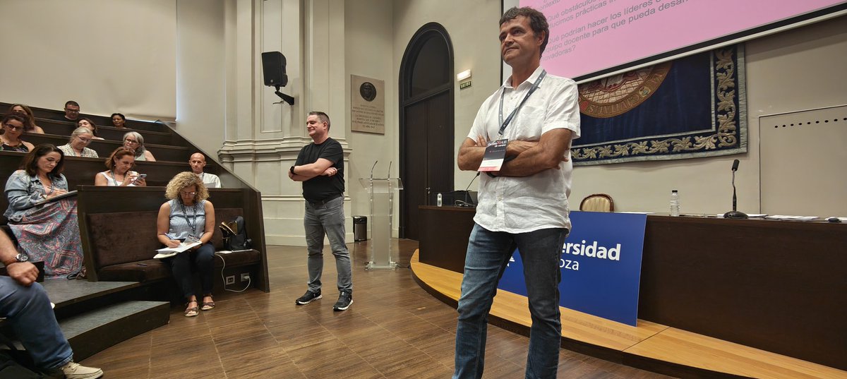 NewsNeus's tweet image. En la #EscueladeVerano del @csic #AIHub #EduCaixa reflexionamos sobre #liderazgo! En grupos,  experimentamos #proyectos, #activades y #modelos de actuación. 
 @ftsaez @coralregi @rfuente22 @jserenti @insperalada @CSIC @gencat