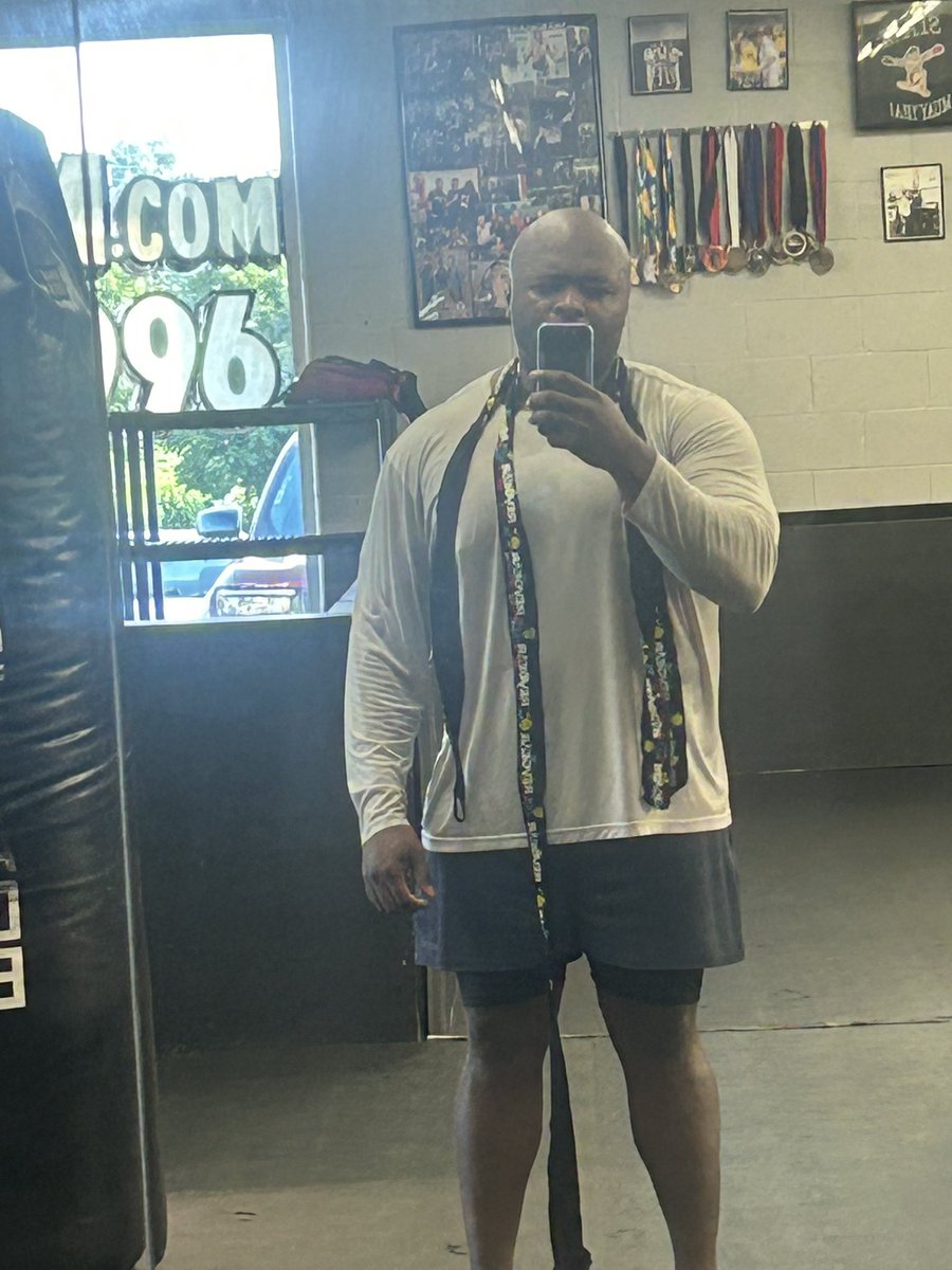bigjay_78's tweet photo. Starting to get that itch to compete again. I’m happy winning golden gloves in my division, but still not satisfied! If you are looking for some gear check out @revgear and use my promo code JJ10! You will get 10% off of whatever you buy! Also Check out @toplevelgym, the best gym https://t.co/YqPm1KQ66o