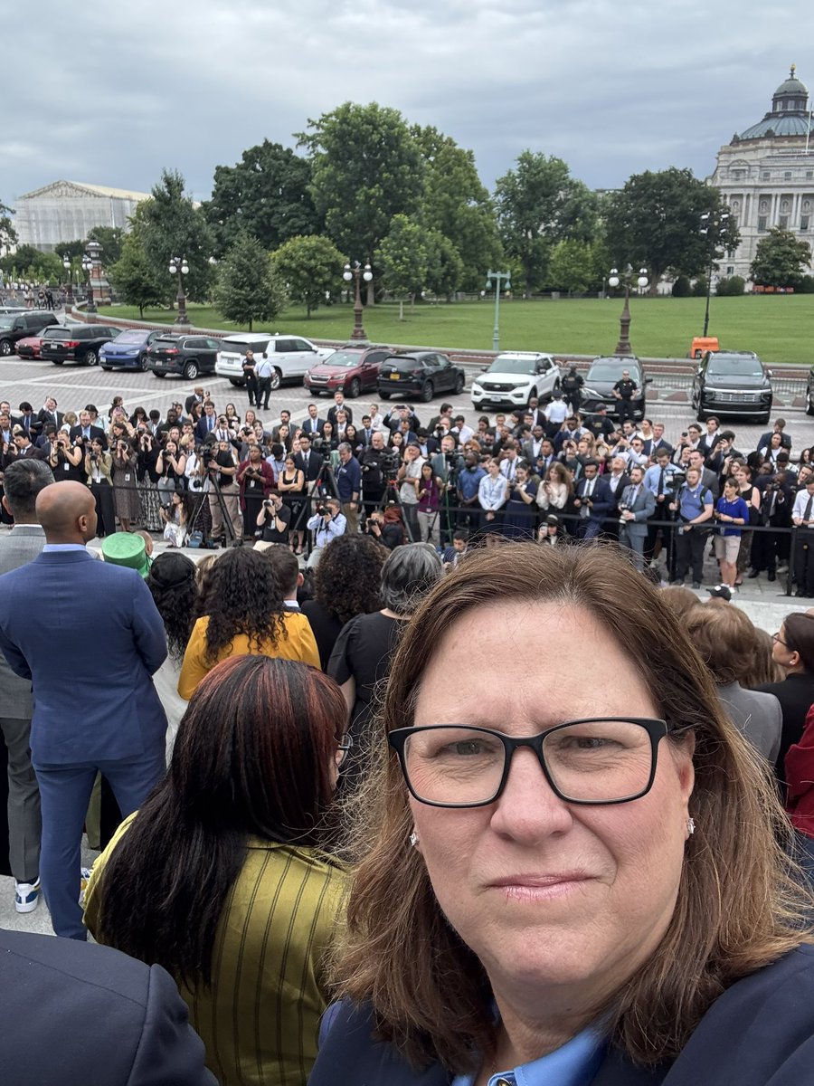 juliejohnsonTX's tweet image. They want to bulldoze a 1,000-page bill through the House w/out hearings, w/out answers & w/out a damn clue what it will do to people’s lives.
We’re not letting it happen quietly. We showed up to make noise — and we’re just getting started.
#KillTheBill #ProtectOurCare…