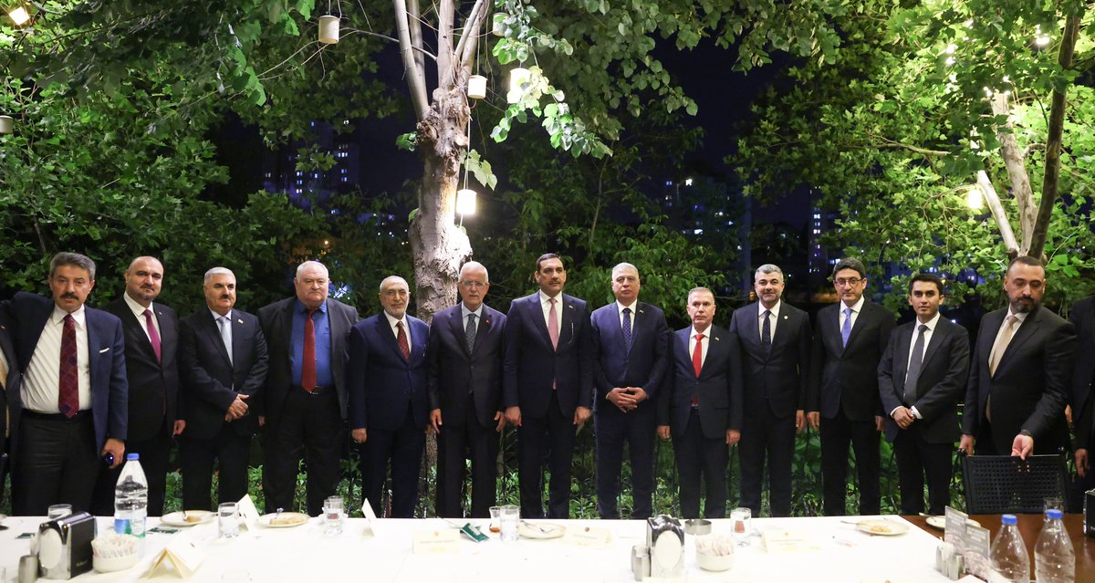 Parlamentolar Arası Dostluk Grubu olarak Irak Temsilciler Meclisi Başkanı Mahmud Meşhedani’nin TBMM ziyaretine katıldık. Karşılama töreninde ve sonrasında düzenlenen akşam yemeğinde verimli görüş alışverişlerinde bulunduk. 
İki ülkenin parlamenterleri arasında kurulan dostane