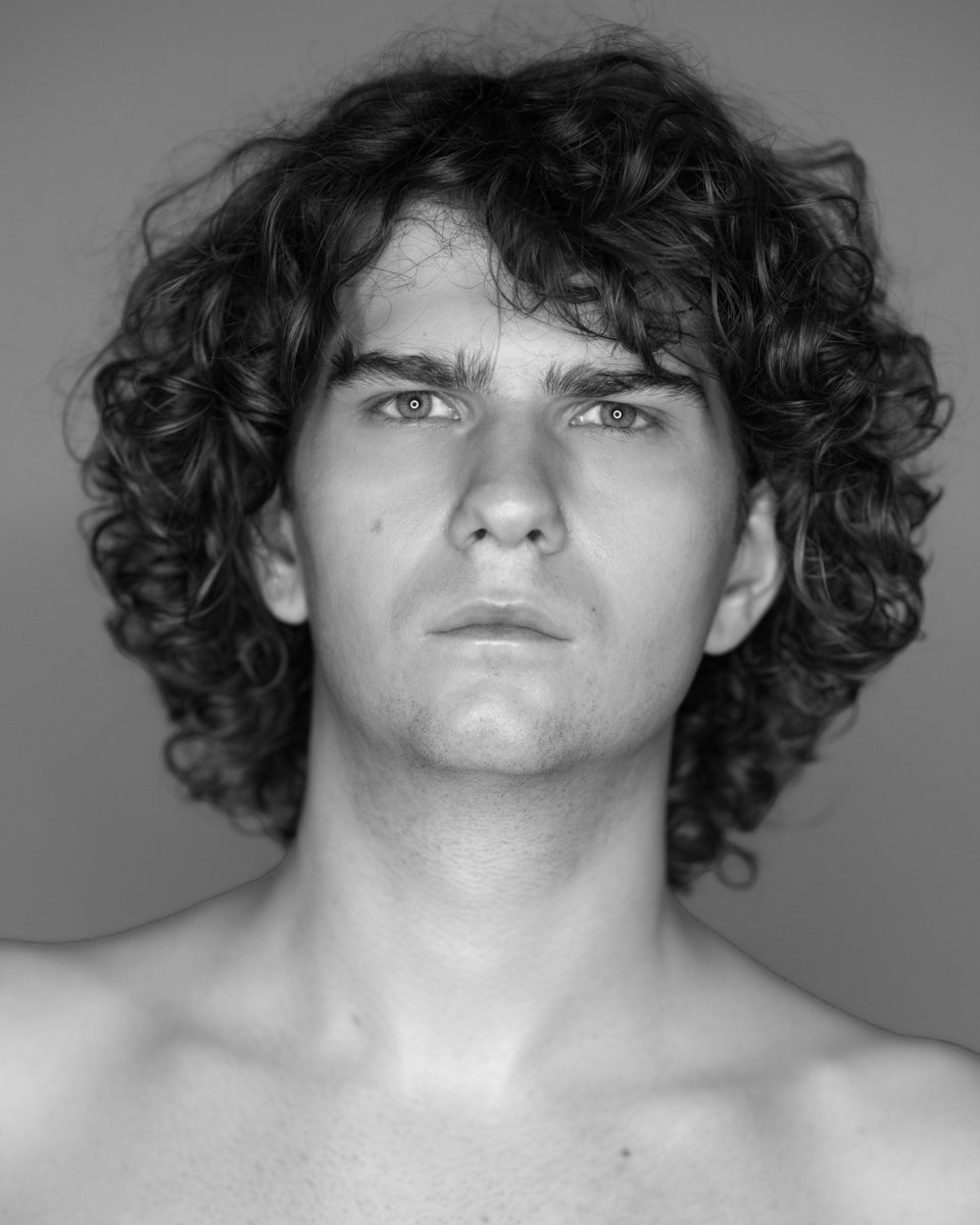 ignart7's tweet photo. New Face: Bartek

#malemodel #curlyhair #model #portrait #polaroids #modelsagency #photo #photographer https://t.co/tZdR4ogX96