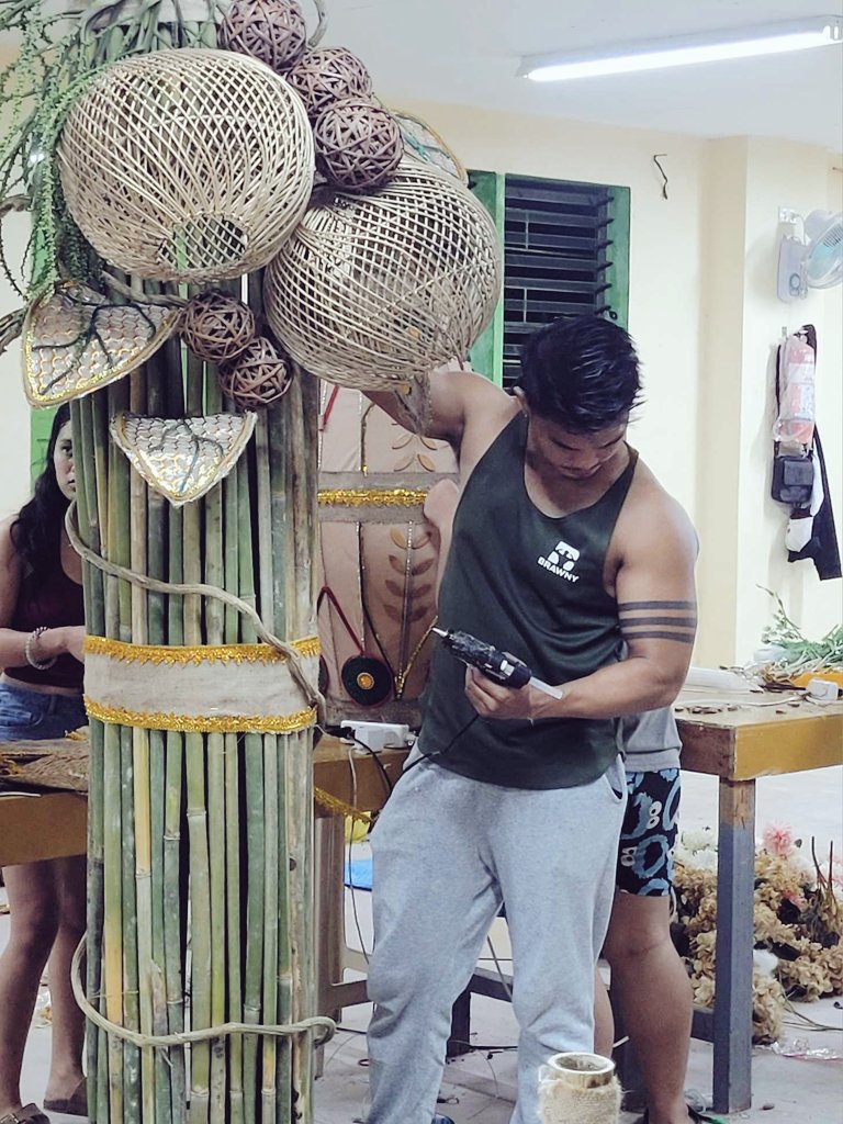 Jaycee53's tweet photo. The Making...
#sangyaw2025 #festivaloflights https://t.co/gqZyaalGCv