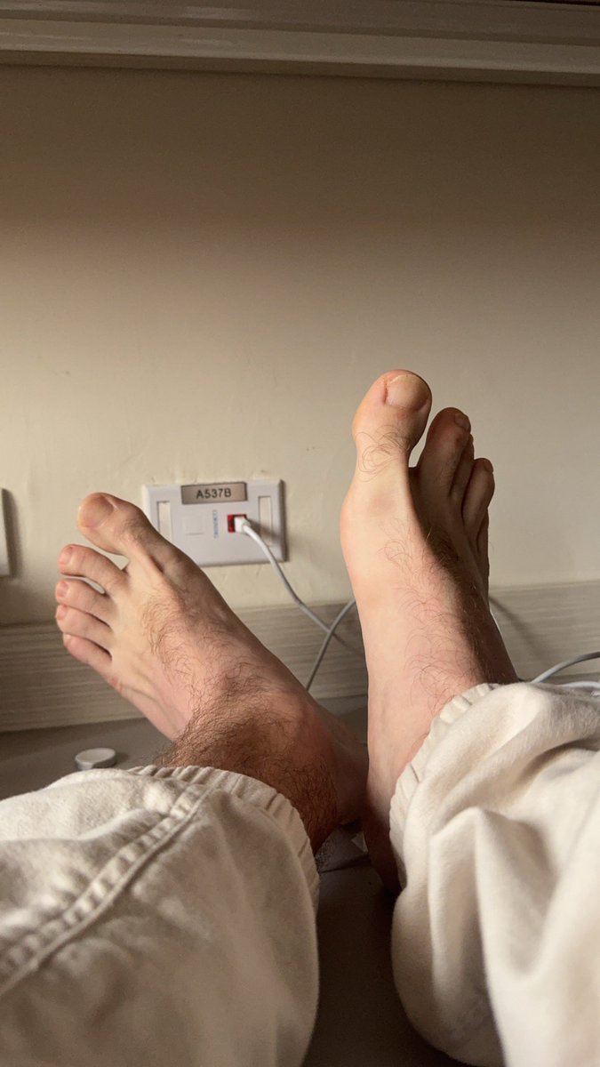 YourMasterLogan's tweet image. Going to the gym, who’s cleaning my feet after? 😈👅