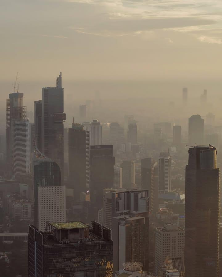 Merebut Langit Biru kita agar bisa  #MerdekaBernapas