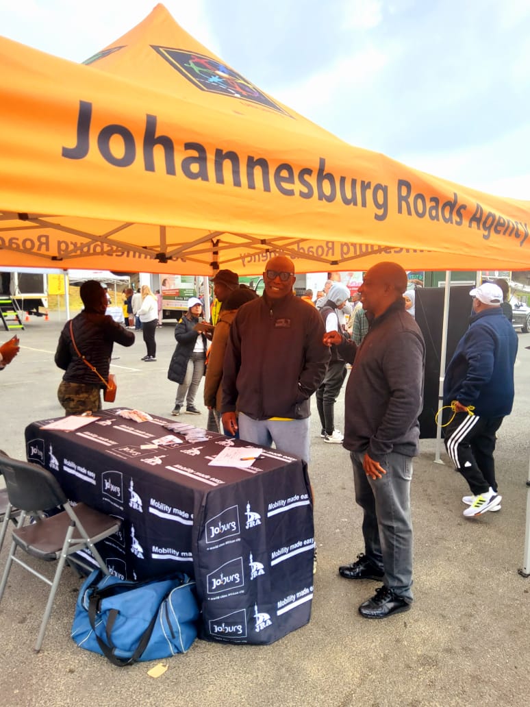 City of Jobùrg together with other key stakeholders. Brought services to the people. At Southgate Mall, Region F.

#JoburgCares