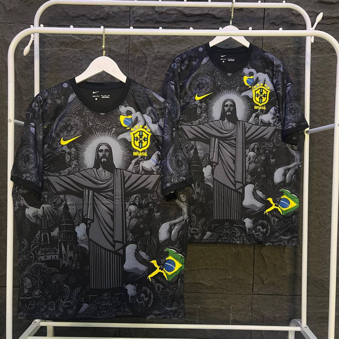 Osamahenrie's tweet photo. Category : BRAZIL JERSEYS🇧🇷

Which one is your favorite 🌚 https://t.co/Pu5uJzcYNV