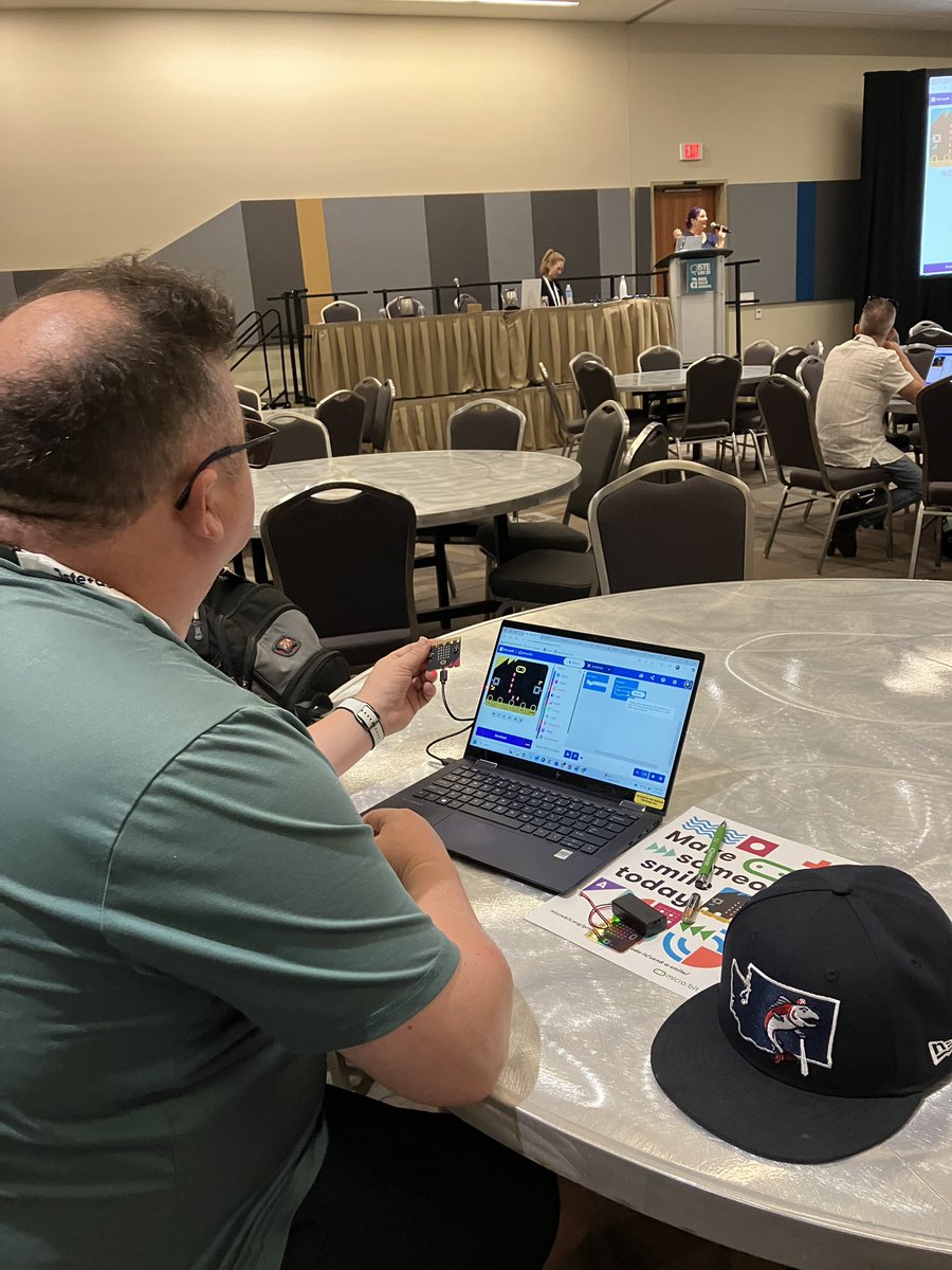 javierfaguilar's tweet photo. Happy to attend the #microbit block #coding with my friend Katie, Kiki &amp; Rudy
@microbit_edu #microbitChampions today @ISTEofficial Great information &amp; projects,
@efwmaschoo @dfwcsta #AFEteacher #RemoteLearning #equity #diversity #inclusion #confidence #creativity #EveryCanCode https://t.co/ikyVBWgwE8