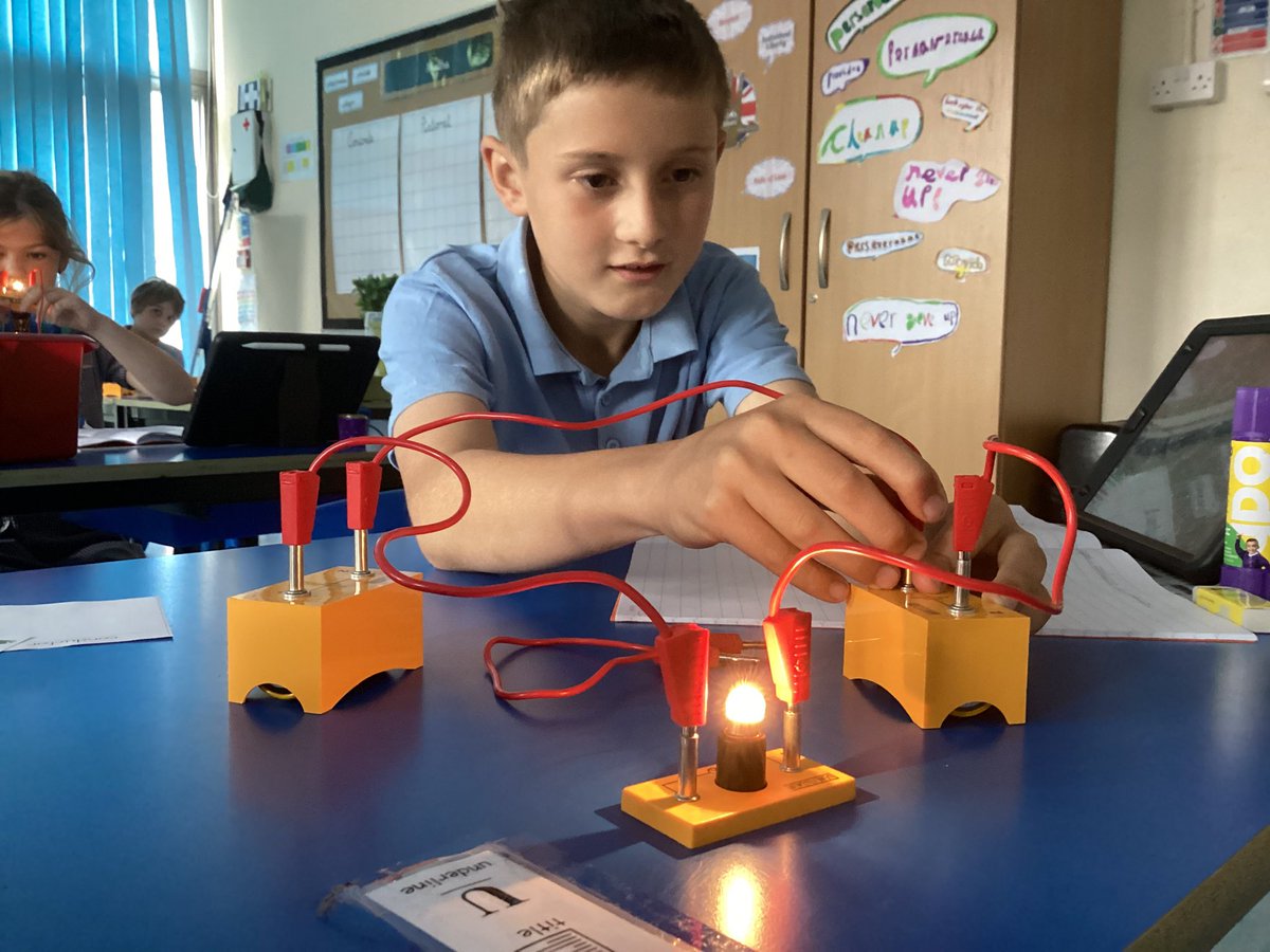 Kingfishers carried out an investigation to discover which materials are conductors of electricity.