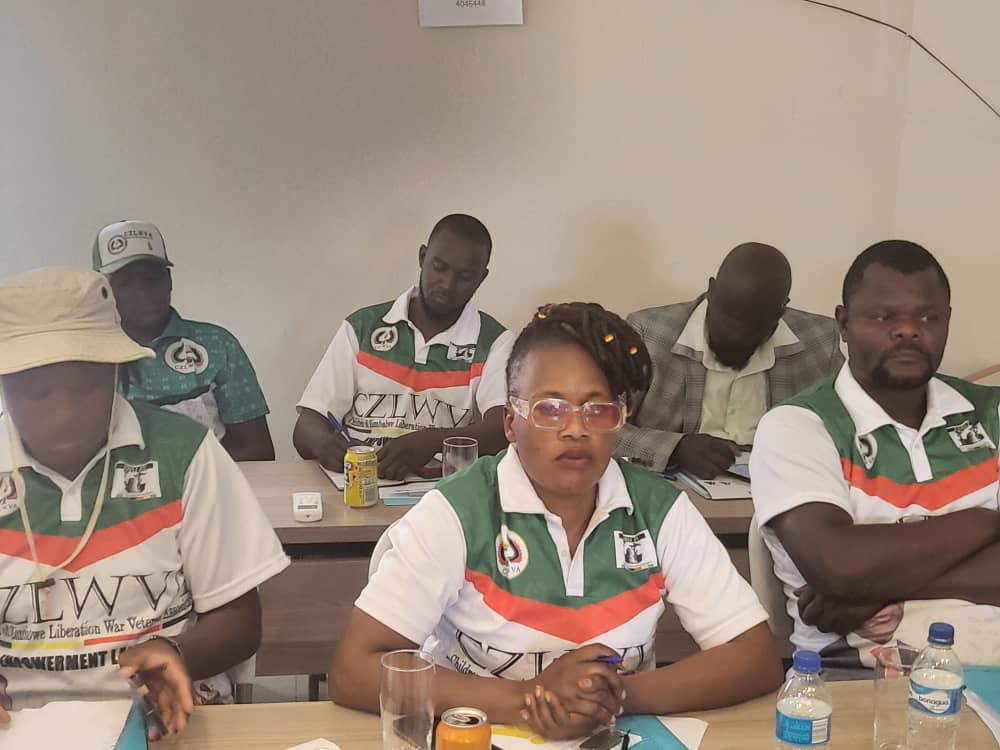 Samwacho's tweet image. “We stand united behind President Mnangagwa!” Cde Makombe emphasized the importance of empowering our grassroots communities. Let&apos;s work together for a brighter future! 🌟✊ #EmpowermentFund #CZLWVA #ZimUnity #WarVeterans

@TateMavetera 
@InfoMinZW 
@Jamwanda2 
@nickmangwana