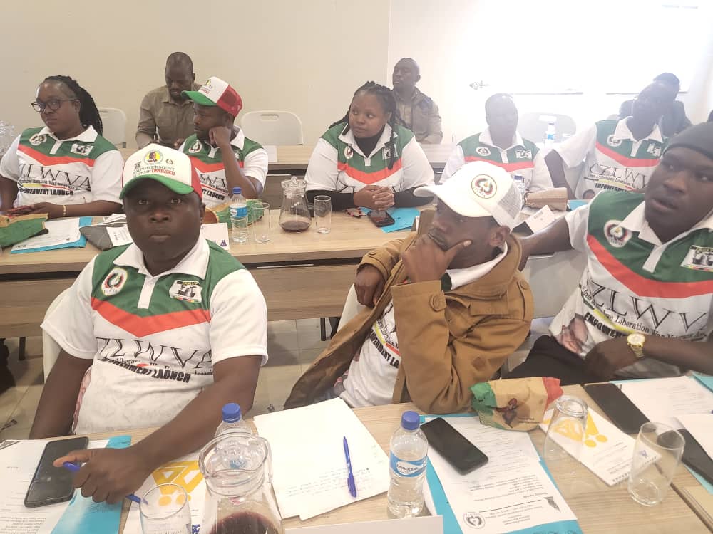 Samwacho's tweet image. “We stand united behind President Mnangagwa!” Cde Makombe emphasized the importance of empowering our grassroots communities. Let&apos;s work together for a brighter future! 🌟✊ #EmpowermentFund #CZLWVA #ZimUnity #WarVeterans

@TateMavetera 
@InfoMinZW 
@Jamwanda2 
@nickmangwana