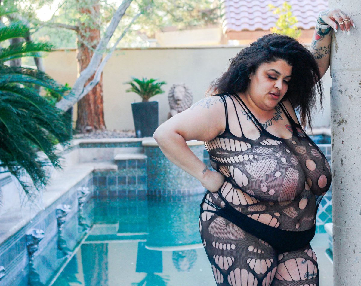 HAPPY BDAY TO <a href="/rubymonroexxx/">Rubymonroexxx</a>. I’m a day late but I still 🤗🥰 ya