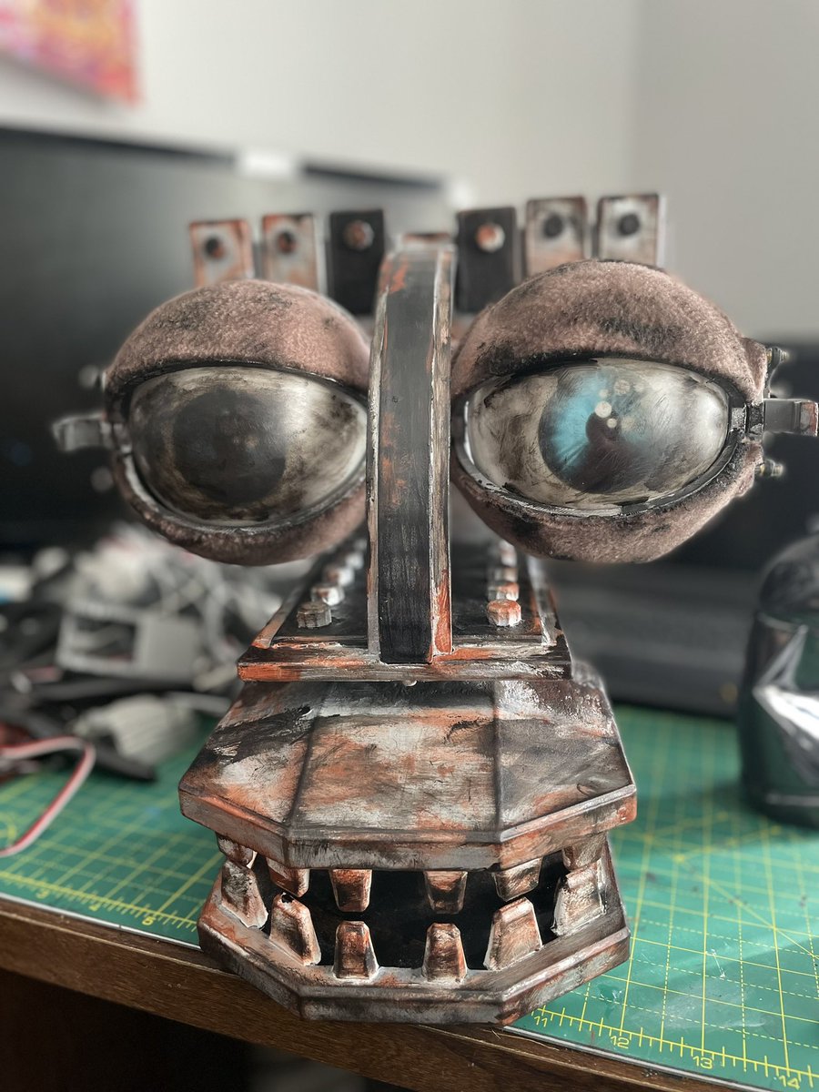 Smith_Robotics's tweet image. Since the Endo-02 was a working prototype I decided to make him look weathered.
