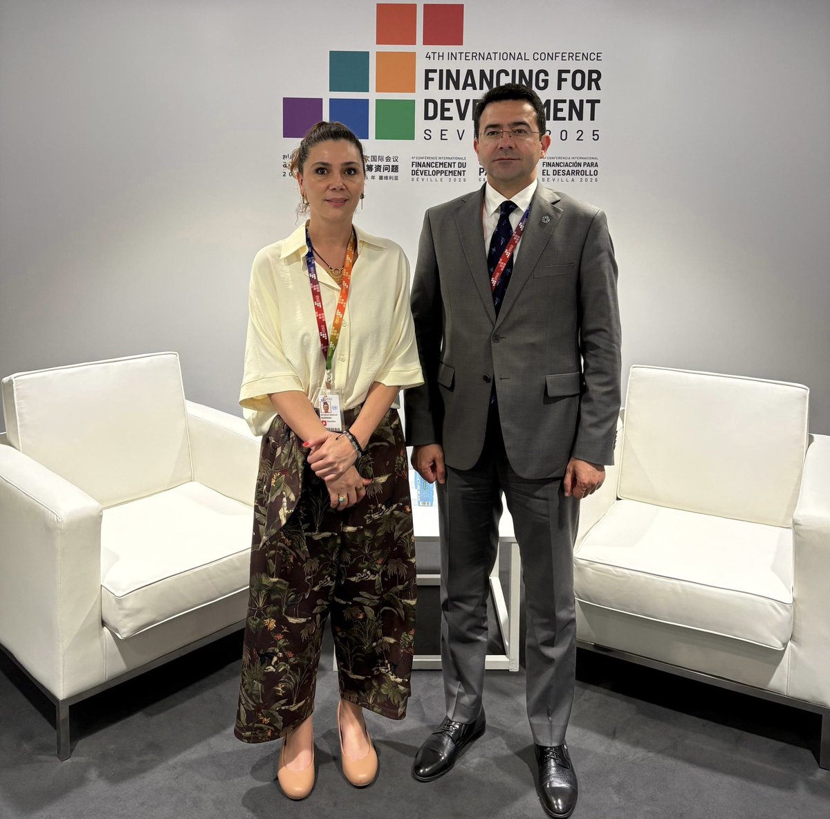 Elmaddin Mehdiyev (@m_elmaddin) on Twitter photo It was a pleasure meeting Ms. Eleonora Betancur, Director General of <a href="/APCColombia/">APC Colombia</a>, during #FfD4.
We discussed opportunities for collaboration between #AIDA and #APCColombia on joint initiatives, including in third countries, to strengthen South-South and Triangular Cooperation. It was a pleasure meeting Ms. Eleonora Betancur, Director General of <a href="/APCColombia/">APC Colombia</a>, during #FfD4.
We discussed opportunities for collaboration between #AIDA and #APCColombia on joint initiatives, including in third countries, to strengthen South-South and Triangular Cooperation.
