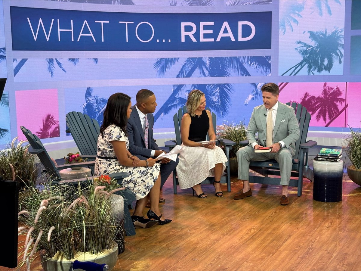 ICYMI Here's <a href="/BradThor/">Brad Thor</a> giving his summer book recommendations and talking about his new, All-American, summer thriller EDGE OF HONOR on <a href="/TODAYshow/">TODAY</a> 

📺today.com/video/brad-tho…
