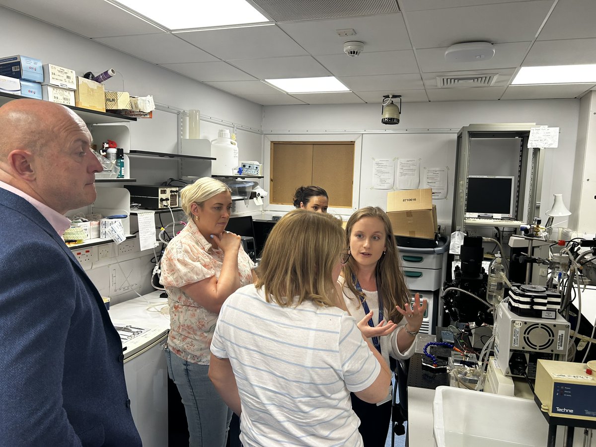 UofGSCMH's tweet image. π§ͺ Great to welcome @TheBHF supporters to our labs today!
They got a behind-the-scenes look at our research, guided by three amazing scientists β all current or former BHF 4-Year PhD Programme students.
Always a pleasure to share the impact of their support β€οΈ
#BHFResearch