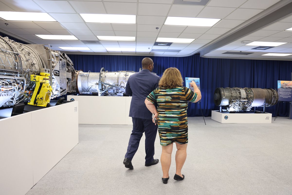 RepDonaldsPress's tweet photo. Thank you to the leadership &amp; staff of @prattandwhitney West Palm Beach for your work on behalf of our nation's defense.

Together we discussed the future of our military, domestic manufacturing &amp; toured the engines that power the greatest fighting force the world has ever known. https://t.co/7Y0Zh2OBKN