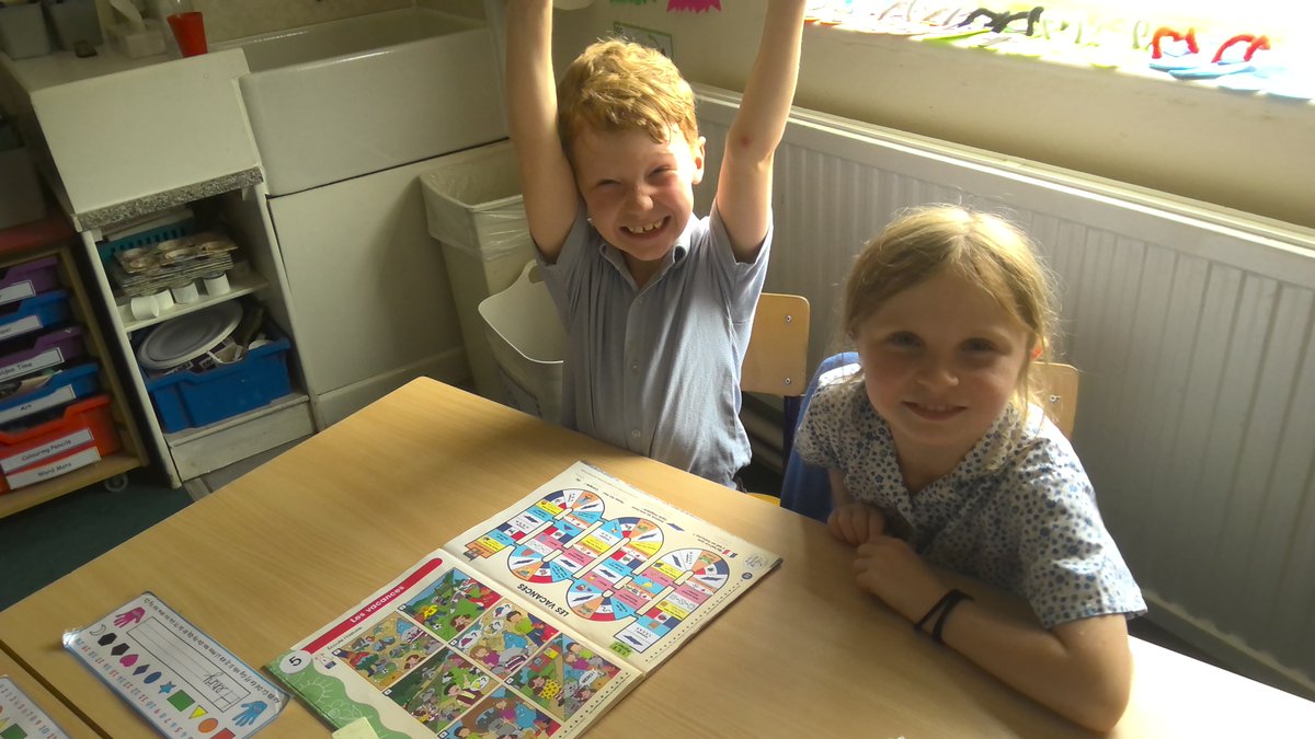 HZG_Academic's tweet photo. #HazlegroveYear2  have ended their French journey in PrePrep by playing games in pairs and recapping all the French they have learned this year! Bravo et bien joué ! #HazlegoveLanguages #HazlegroveFrench #HazlegrovePrePrep #HazlegroveGreatStoriesBeginHere! https://t.co/gEKHYkV4mb