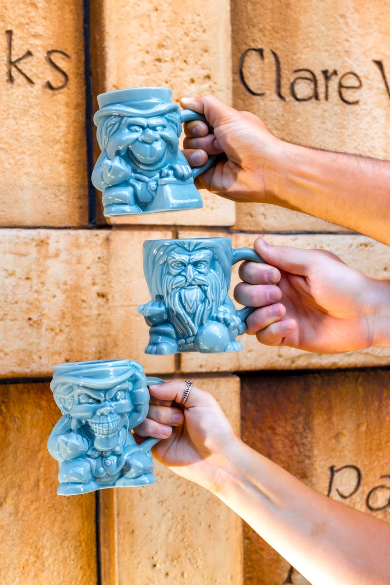 DisneyParks's tweet image. We're grim grinning from ear-to-ear 👻 A new Haunted Mansion collection is near 👀

🗓️ July 7
📱 di.sn/60114YjUD