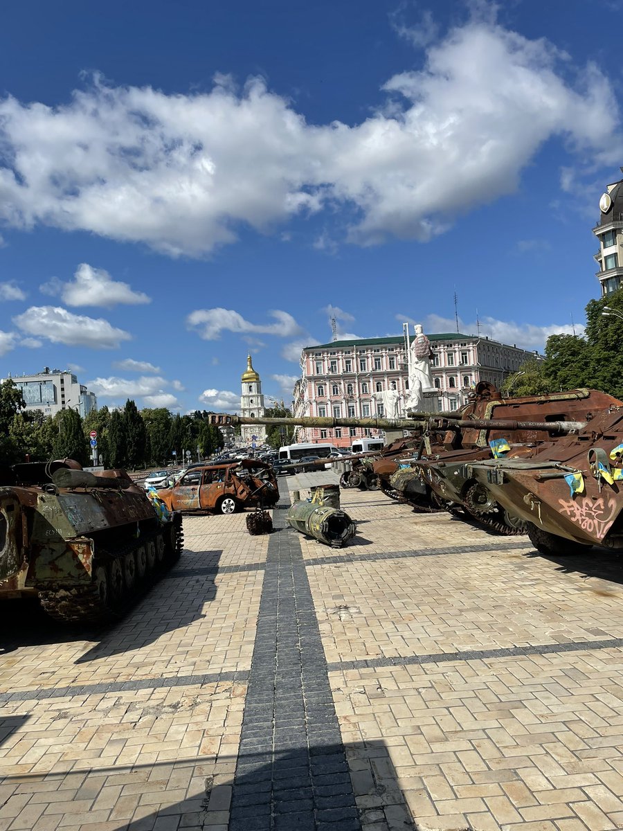 FateneB's tweet image. Solidarity visit to our 🇺🇦 partners together with a group of fellow ambassadors to the #OSCE 

Under #OSCE25FI we are holding Russia to account on a daily basis in Vienna. 

Important hence to:
- meet with 🇺🇦 officials &amp;amp; partners in Kyiv
- see the impact of projects 🇫🇷🇪🇺funds 1/2
