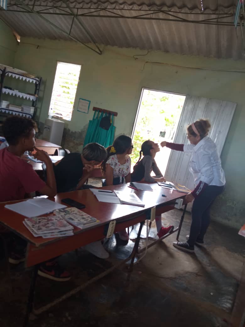 rodriguez_96816's tweet photo. Continuamos con las Actividades de Prevención de Salud en la comunidad del Puerto de Manatí.
Aplicación del Flúor para la prevención de la caries dental.
👏❤️🇨🇺🦷😷 https://t.co/CQze2HGKsr