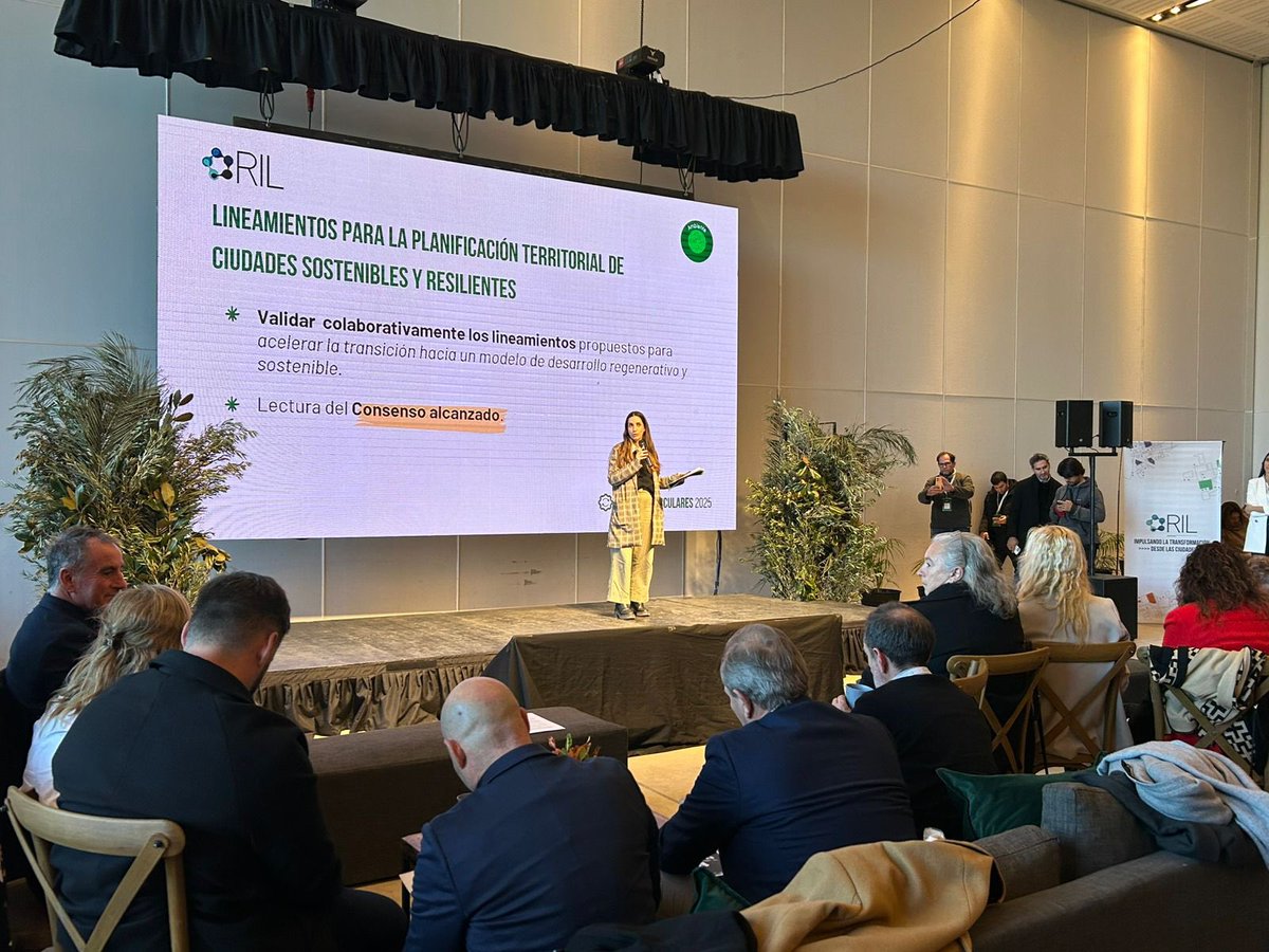 ♻️¡Presentes en la Conferencia Climática Internacional 2025! En el espacio “Consenso para la Acción" trazamos lineamientos de Planificación Territorial, basados en la economía circular, transición energética, biodiversidad y financiamiento climático.