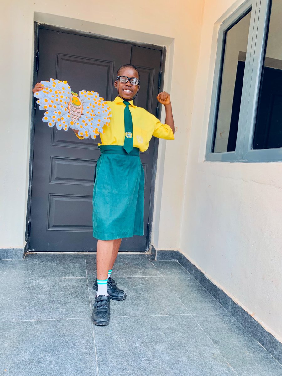 Osnon_Academy's tweet photo. Our brilliant students brought creativity to life in their Home Economics project this term!

🧺 Year 7 turned plastic spoons into stunning Wall Decorations a lesson in recycling and imagination!

🧶 Year 8 took on hand knitting to design beautiful Table Covers l

Swipe to see https://t.co/xHPqpOHVa5