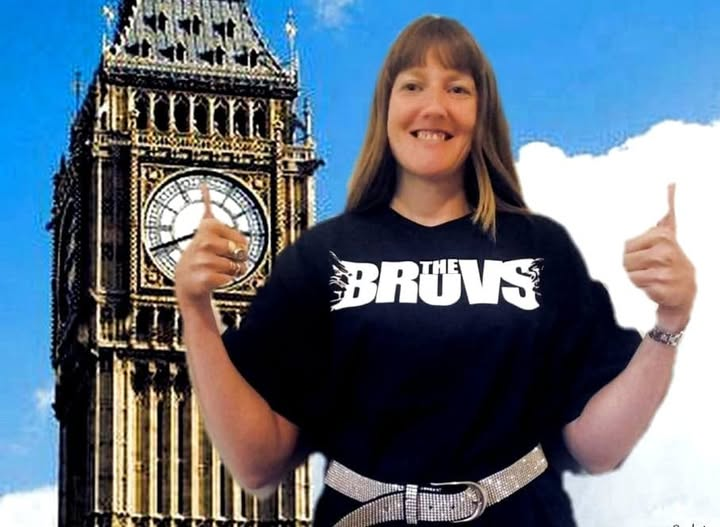 TheBruvsTV's tweet photo. Stick 'em up and show us.. for #ThumbsUpThursday with #TheBruvs
we also do #comedy #cartoons
SUBSCRIBE TO THE BRUVS YOUTUBE CHANNEL https://t.co/yQQiFmOBLD
#thumbsup #comedyshow #stickemup https://t.co/QL9t8223CN